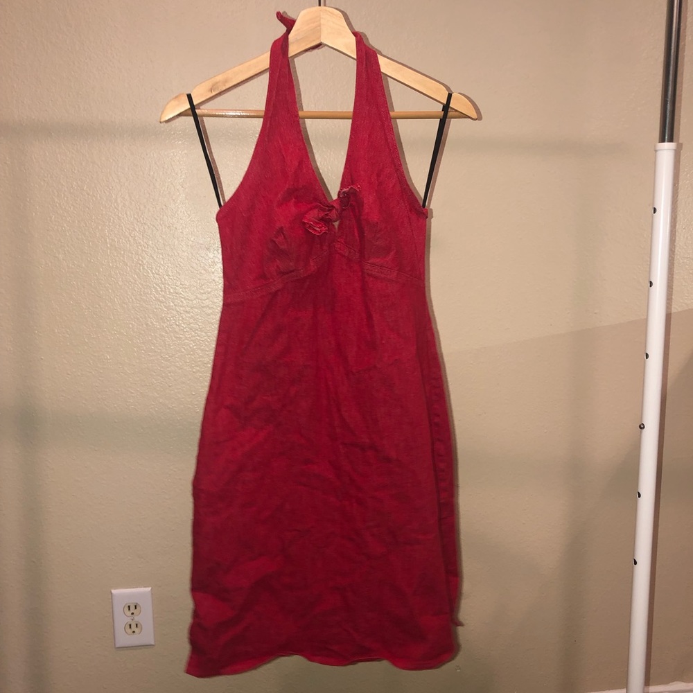red v neck dress